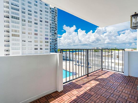 5th image of 2780 NE 183rd St APT 504