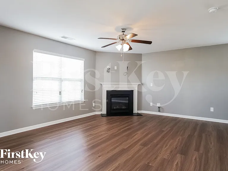 1400 Glenwater Dr — Photo 3