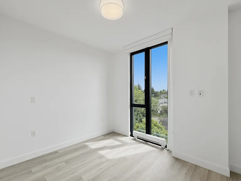 2511 Carolina St — Photo 91