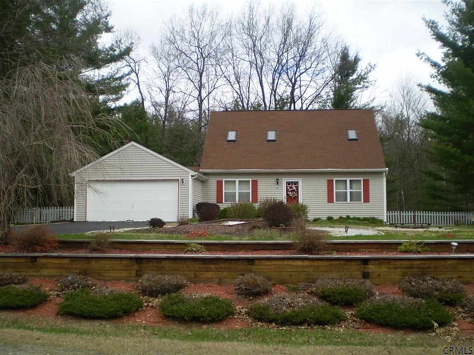 1st image of 19 Castlewood Dr