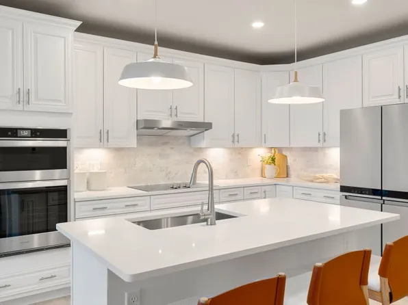 320 Martins Lndg #510, North Reading, MA 01864