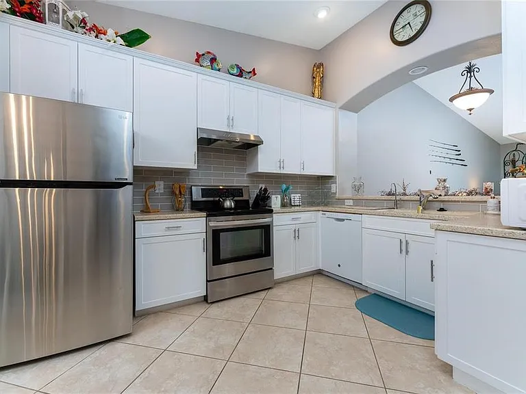 319 Monaco Dr #8 — Photo 11