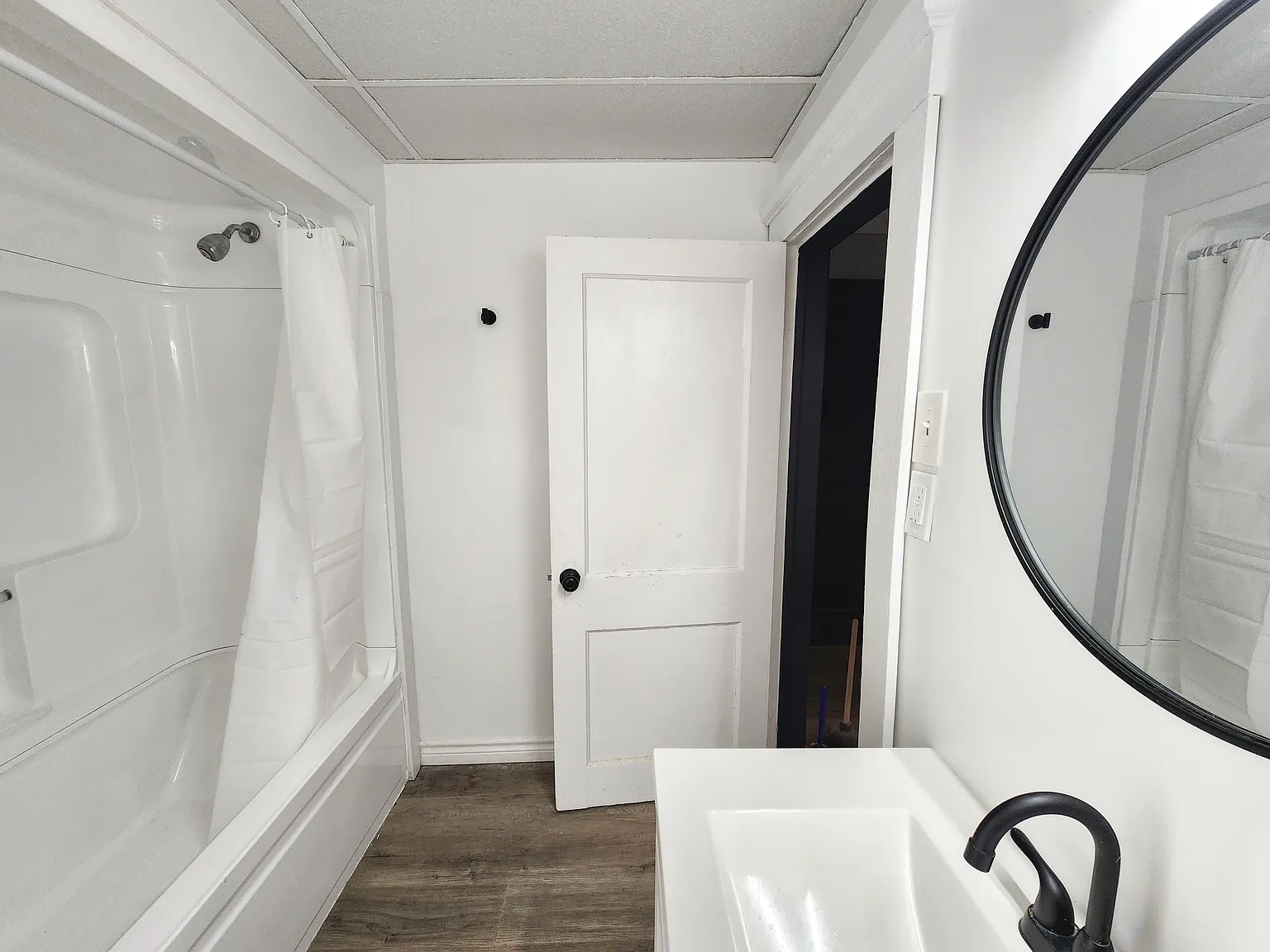 1 bed, 2600 sqft, $698 — Photo 4