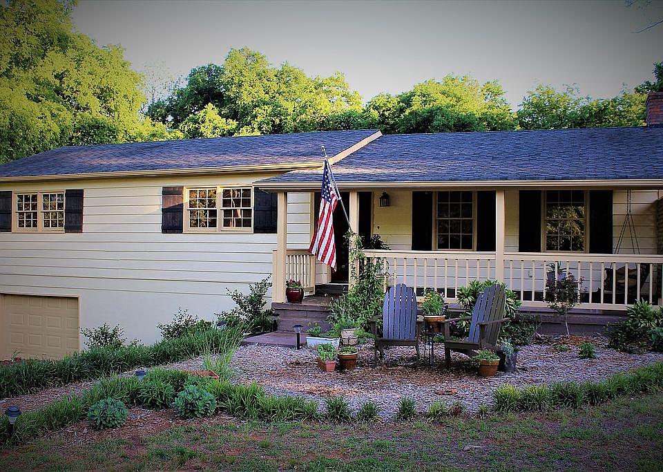 1st image of 206 Mayflower Dr