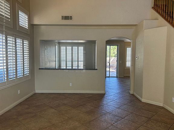 5th image of 2624 Ridgewater Cir