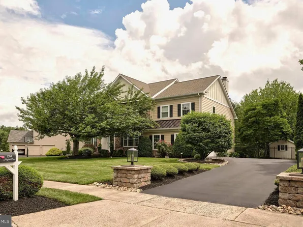 1504 Hayfield Dr, Yardley, PA 19067