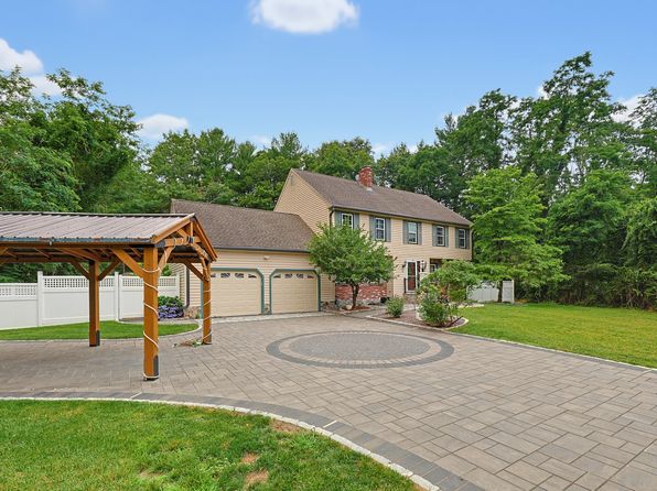 5 Saw Mill Pond Rd