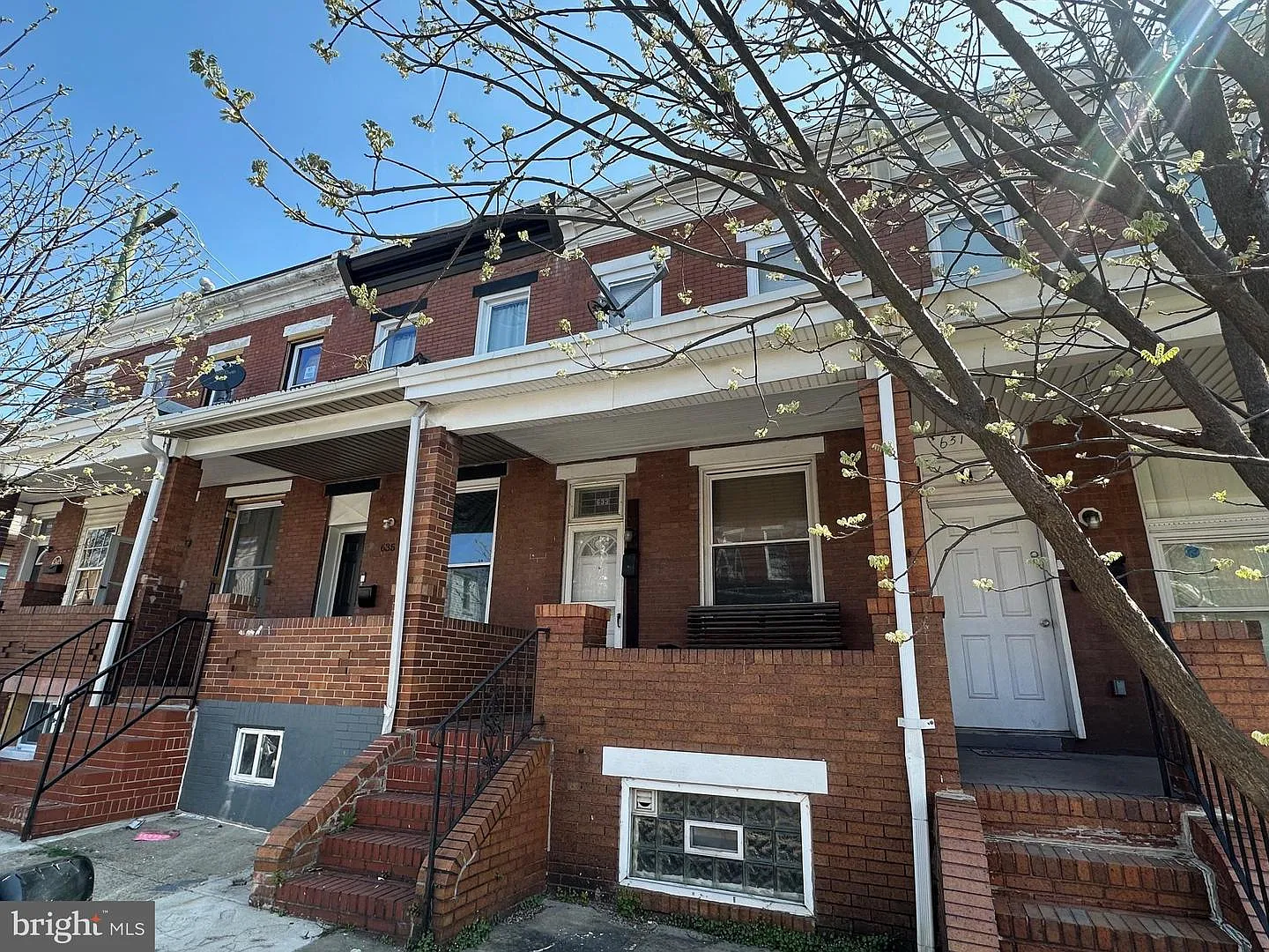 633 N Robinson St photo 1