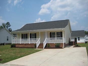 1st image of 214 Manning Ave