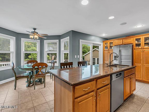 2nd image of 57 Nautilus Drive W