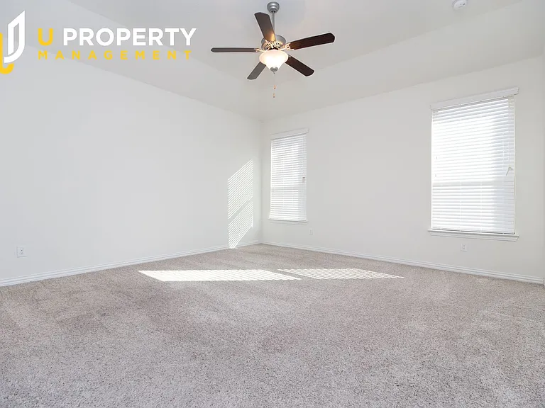 817 Black Hawk Dr — Photo 7