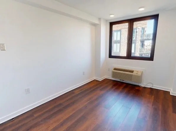 874 Willoughby Avenue image 1 of 6