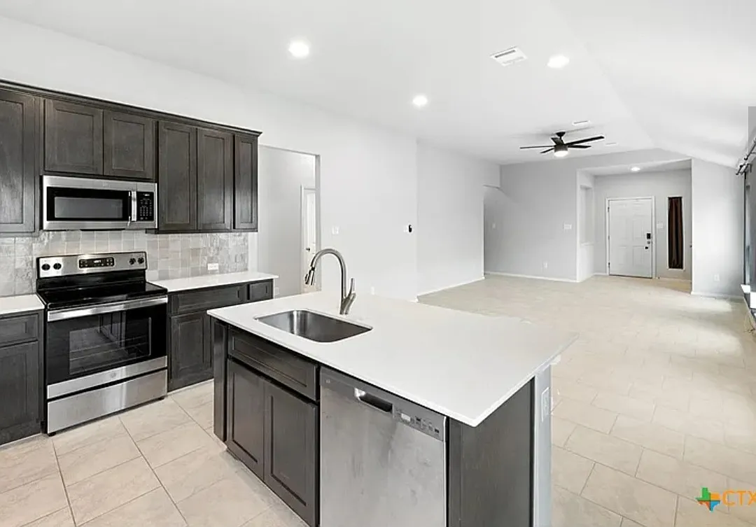 Black Opal Dr, Jarrell — Photo 1
