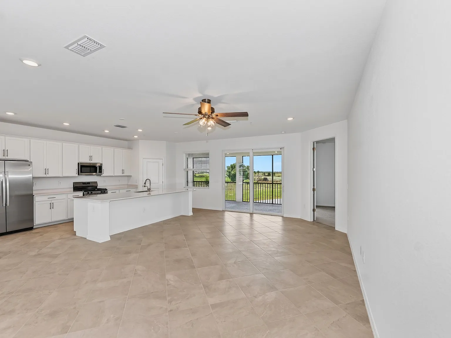 3 bed, 2110 sqft, $3,395 — Photo 2