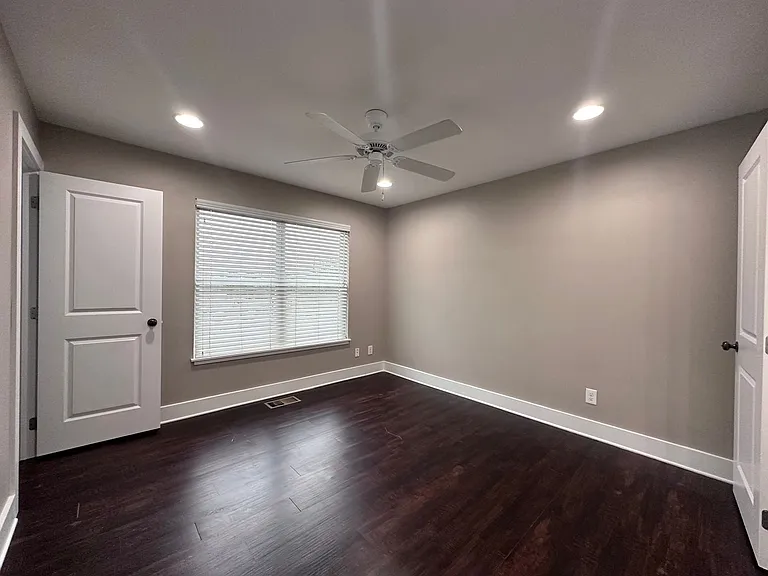 425 Sutherland View Way — Photo 25