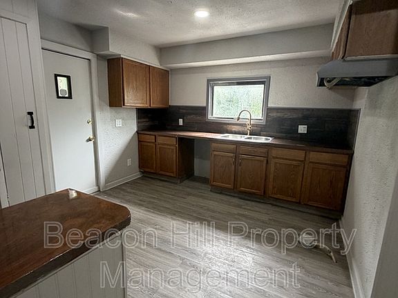 3rd image of 12609 Dove Ave