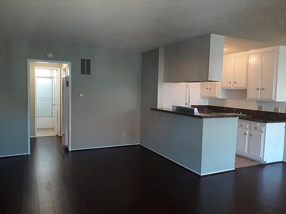 2nd image of 1841 N New Hampshire Ave APT 3