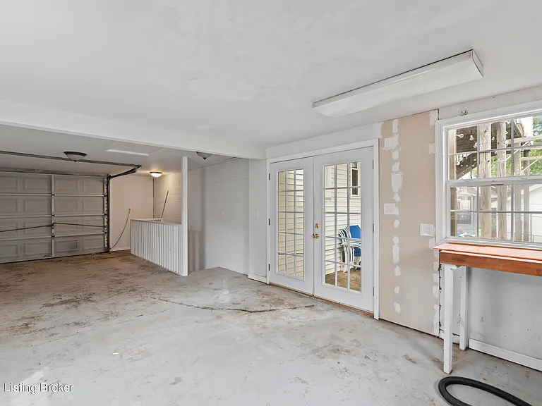 3810 Norbourne Blvd — Photo 34