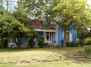 409 Madison St, Daingerfield, TX 75638