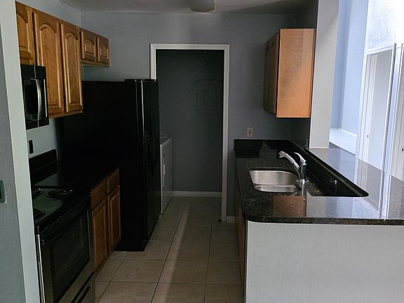 3rd image of 6172 Westgate Dr APT 302