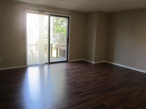 3rd image of 11536 Sunset Cove Ln