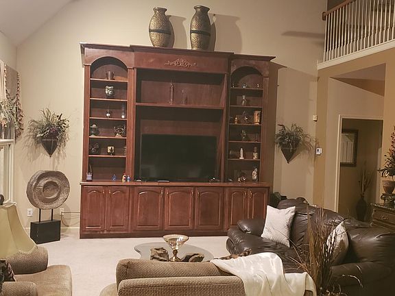2nd image of 1081 Grand Oaks Gln