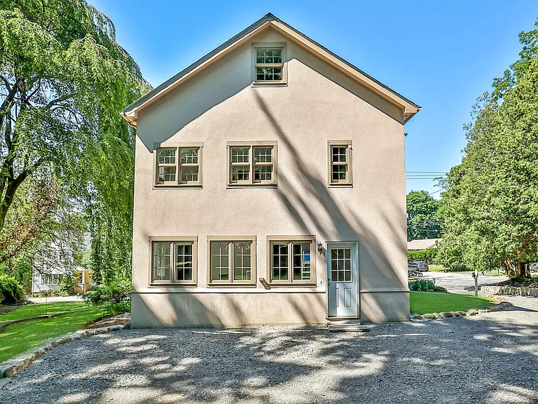 181 Washington St — Photo 3