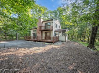 114 Brentwood Dr, Bushkill, PA 18324