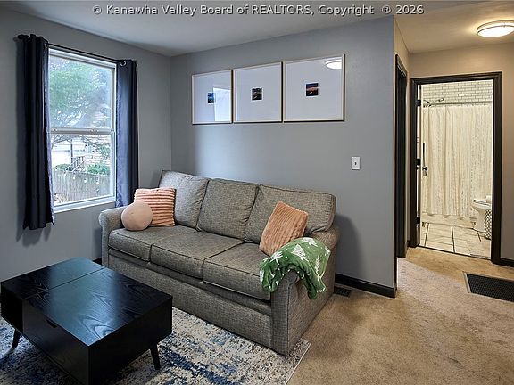 3rd image of 206 Henson Ave
