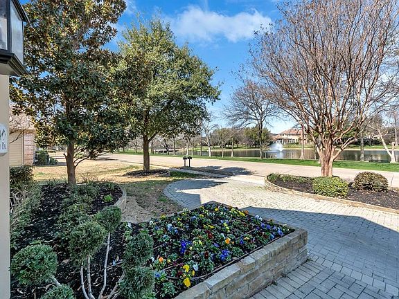 5th image of 5024 Lakewood Dr