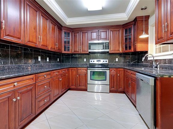 4th image of 4921 Sherwood Dr