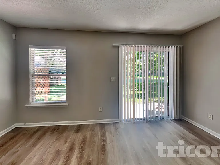 137 Brays Island Ln — Photo 2