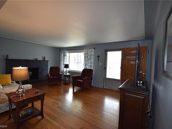 4th image of 1038 Zander Dr