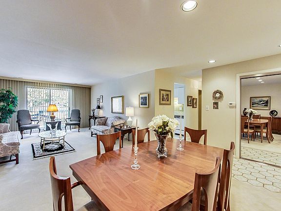5th image of 6020 Lincoln Ave Unit 204