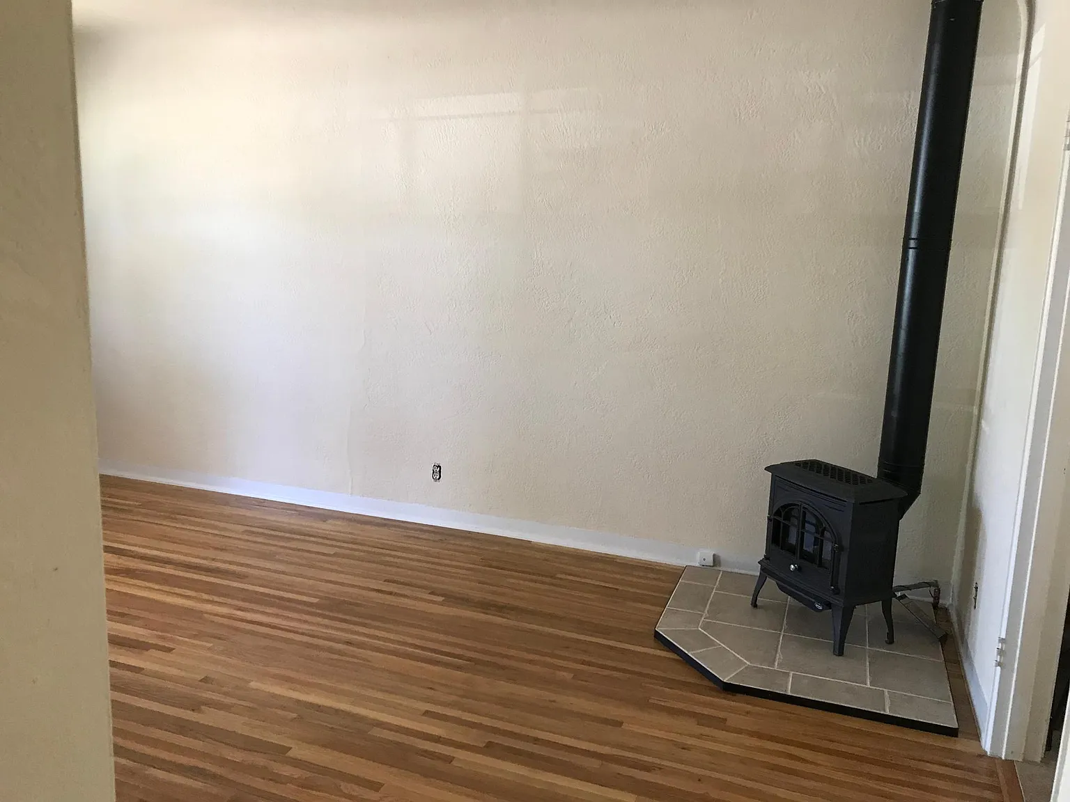 2 bed, 806 sqft, $1,350 — Photo 4