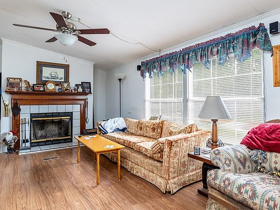 2nd image of 426 Bluff Mountain Dr