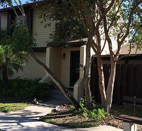3rd image of 646 SE 12th Ct APT 20