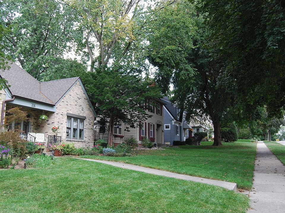 328 Windsor Dr, Waukesha, WI 53186 Zillow