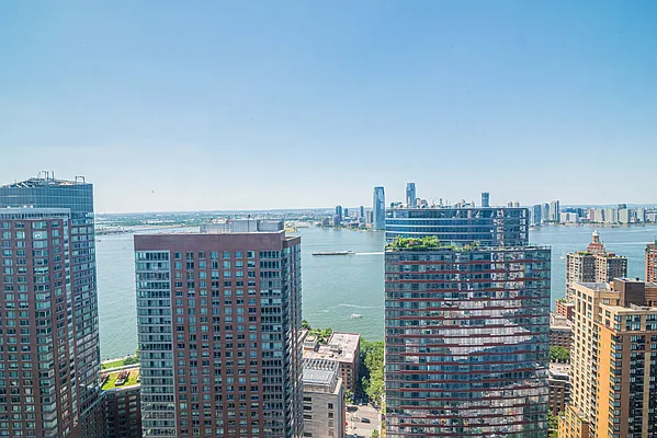 Rented by Nami New York Property LLC | media 7