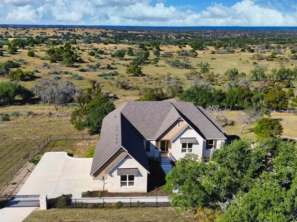 517 Dancing Sun Rd, Fredericksburg, TX 78624