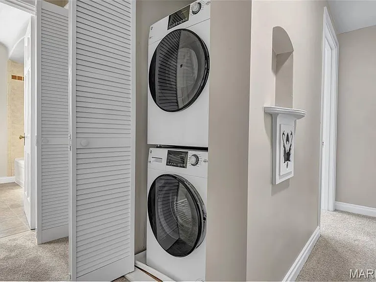 in unit, private laundry. Additional oversized 2nd set in basement available.
