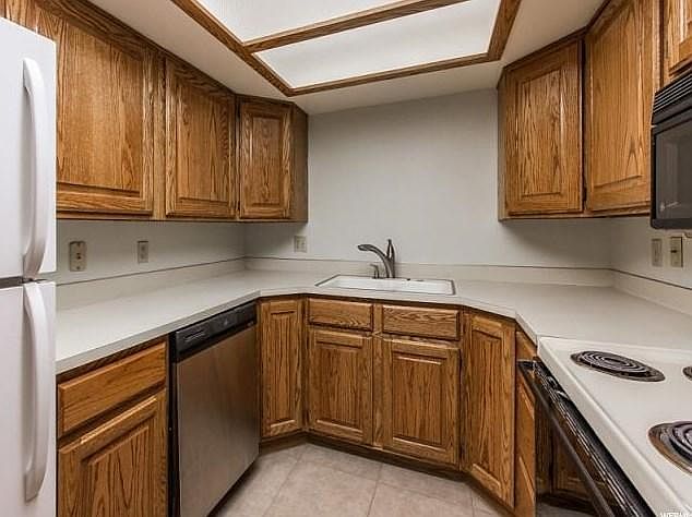 2nd image of 2244 N Canyon Rd APT 304