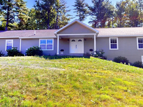 13 Bowdoin Drive, Lewiston, ME 04240