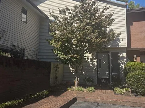 203 Forest View Ct, Winston Salem, NC 27104