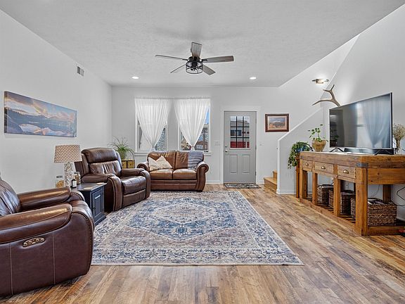 3rd image of 2995 Golden Hawk Way