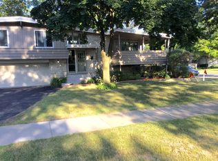 W171N8408 Allen Ave, Menomonee Falls, WI 53051