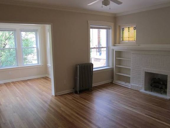 3rd image of 4745 N Washtenaw Ave #3