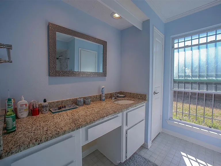 9511 Sharpcrest St — Photo 20