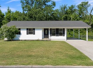 803 4th Ave SW, Gravette, AR 72736