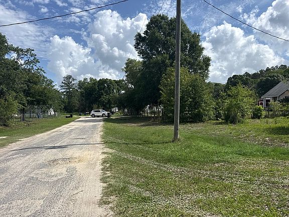 5th image of 22953 Brandon Rd